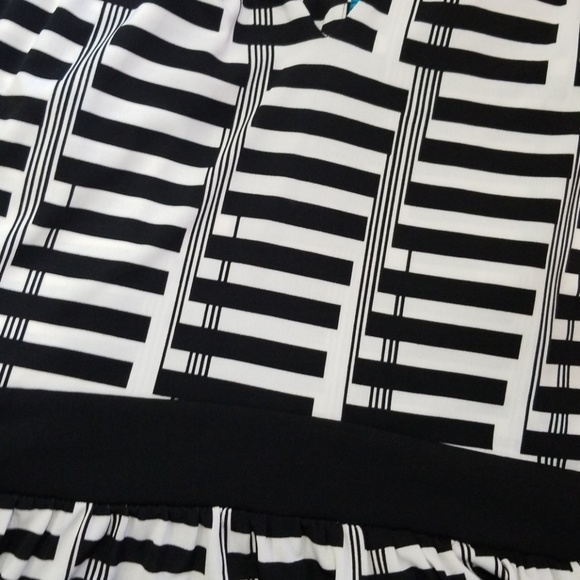 NEW WITH TAGS PLUS SIZE Apt 9 Maxi Dress - Picture 3 of 3